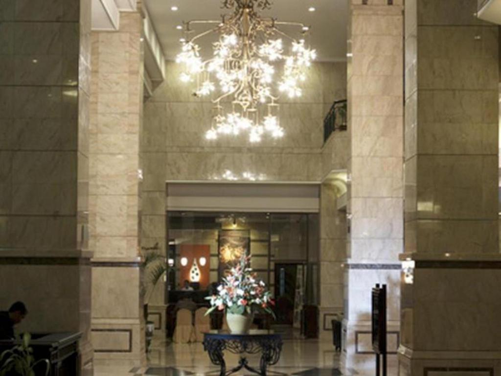 Grand Cempaka Business Hotel Джакарта Экстерьер фото