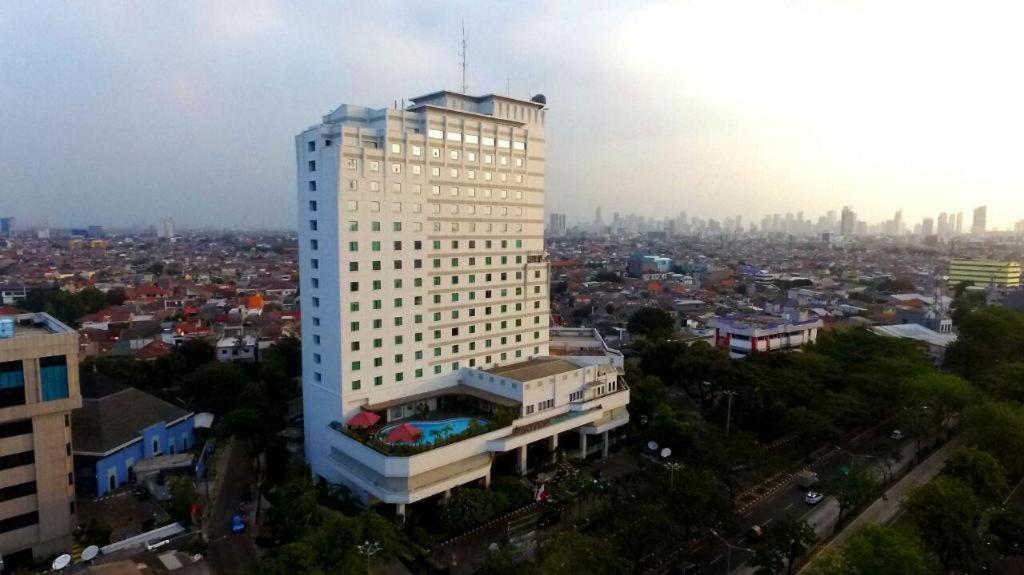 Grand Cempaka Business Hotel Джакарта Экстерьер фото