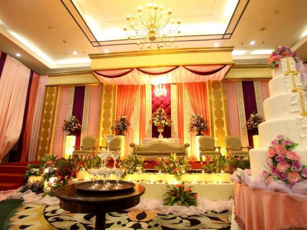 Grand Cempaka Business Hotel Джакарта Экстерьер фото